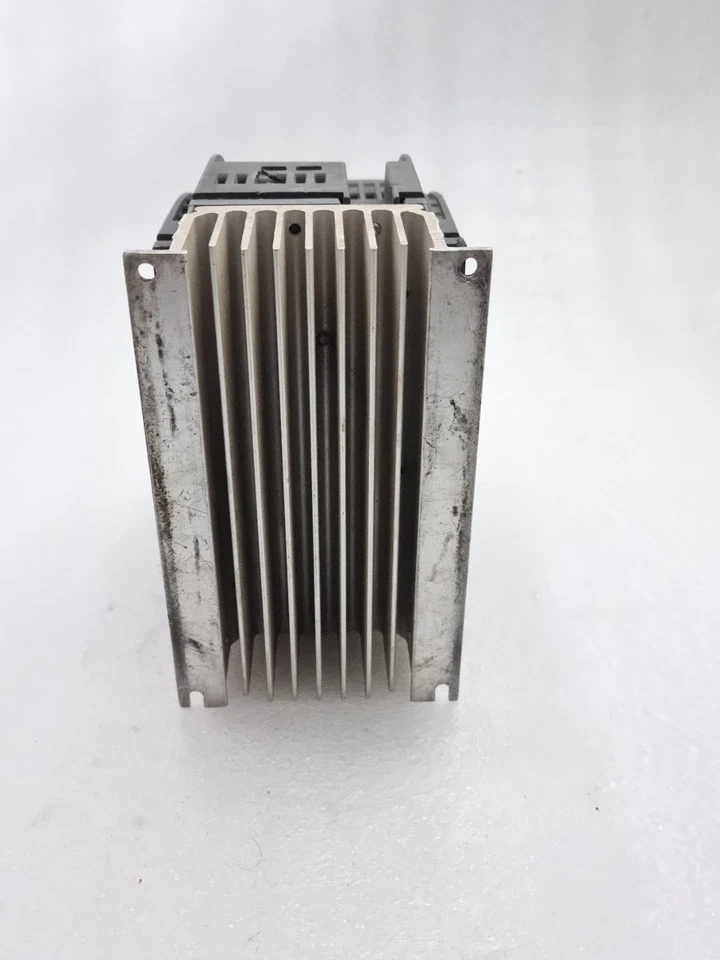 Siemens Sinamics V20 6SL3210-5BB13-7UV0 0.5Hp (Cosmetic Damaged)